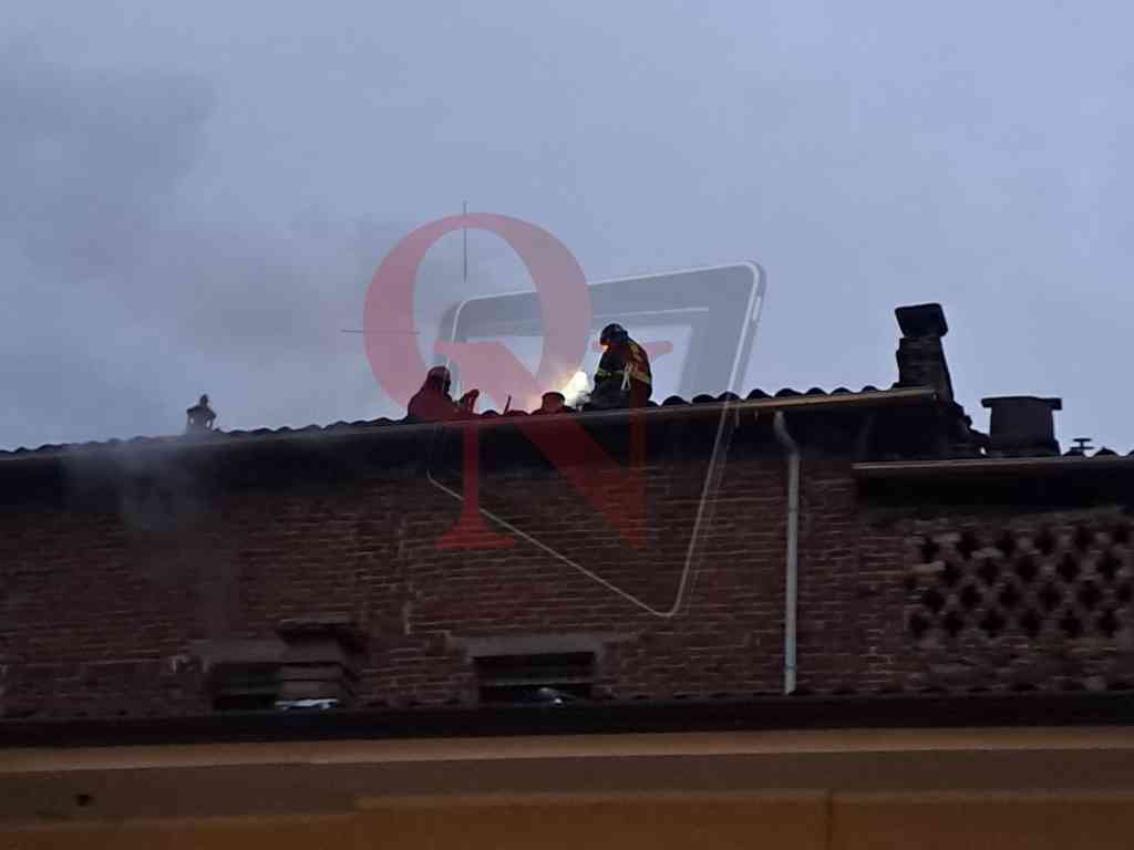 castellamonte incendio tetto via botta