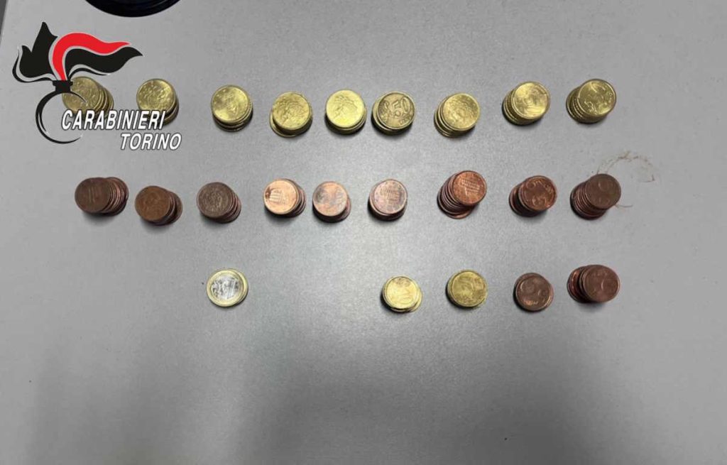 venaria arrestato per furti a scuola