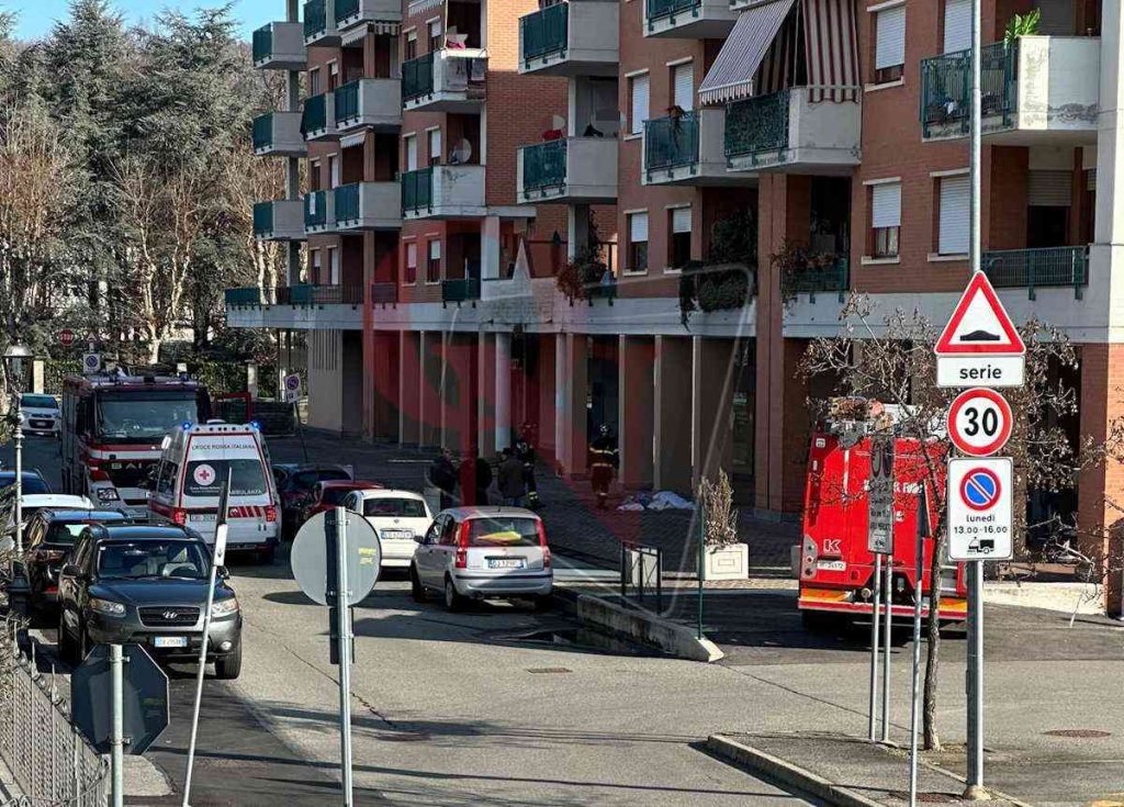 castellamonte principio incendio in via buffa