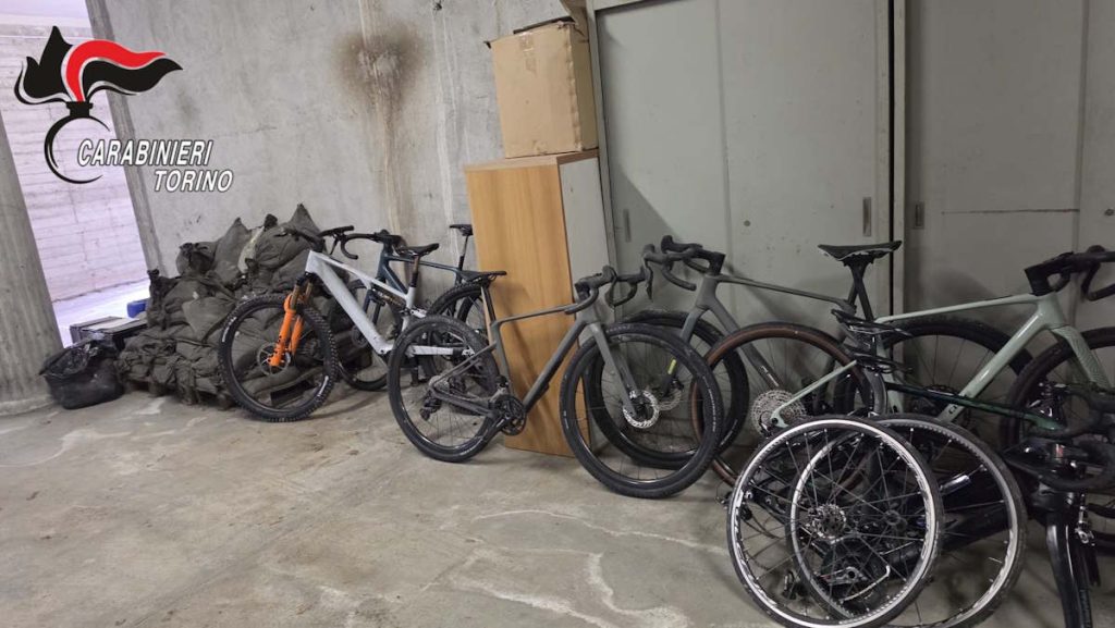 borgofranco biciclette rubate spaccata