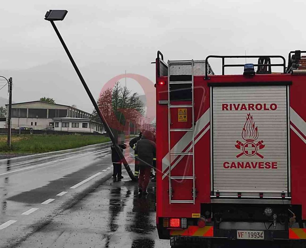 busano rivara palo pericolante