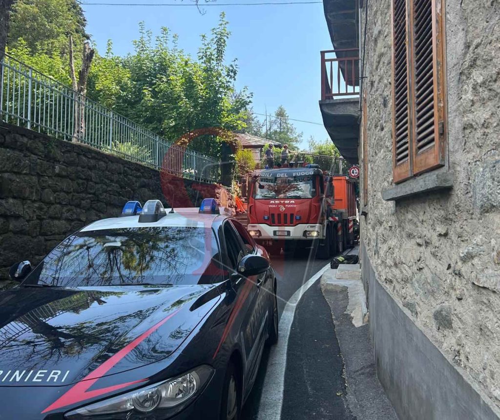 ala di stura camion rifiuti bloccato passerella