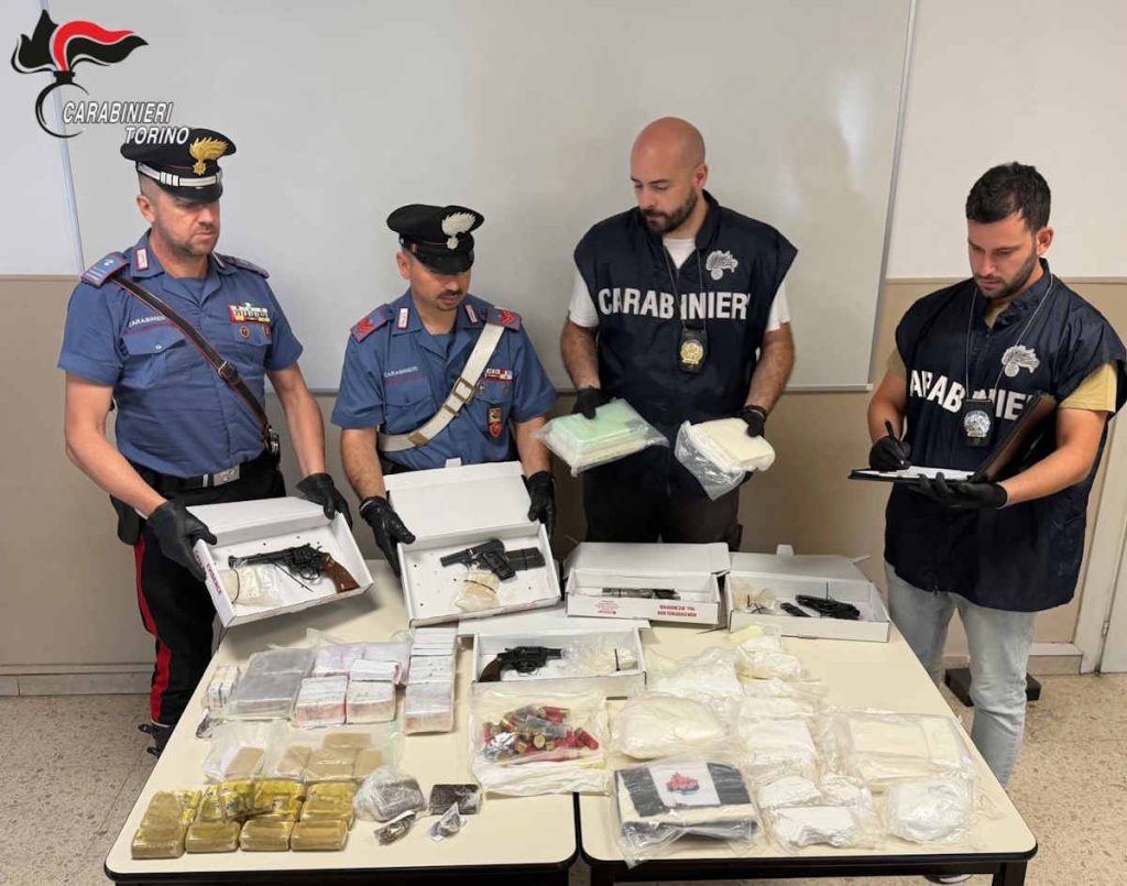 Bosconero armi e droga sepolti