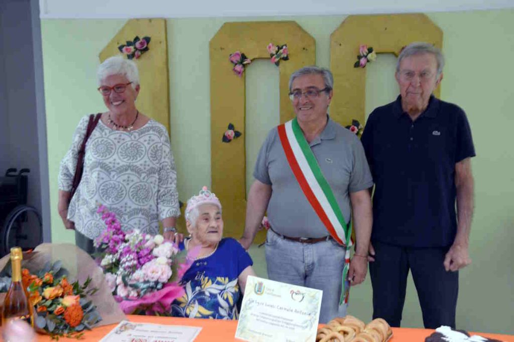 Castellamonte carmela antonia surace festeggia 100 anni
