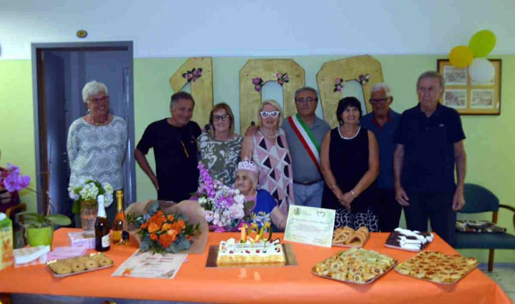 Castellamonte carmela antonia surace festeggia 100 anni