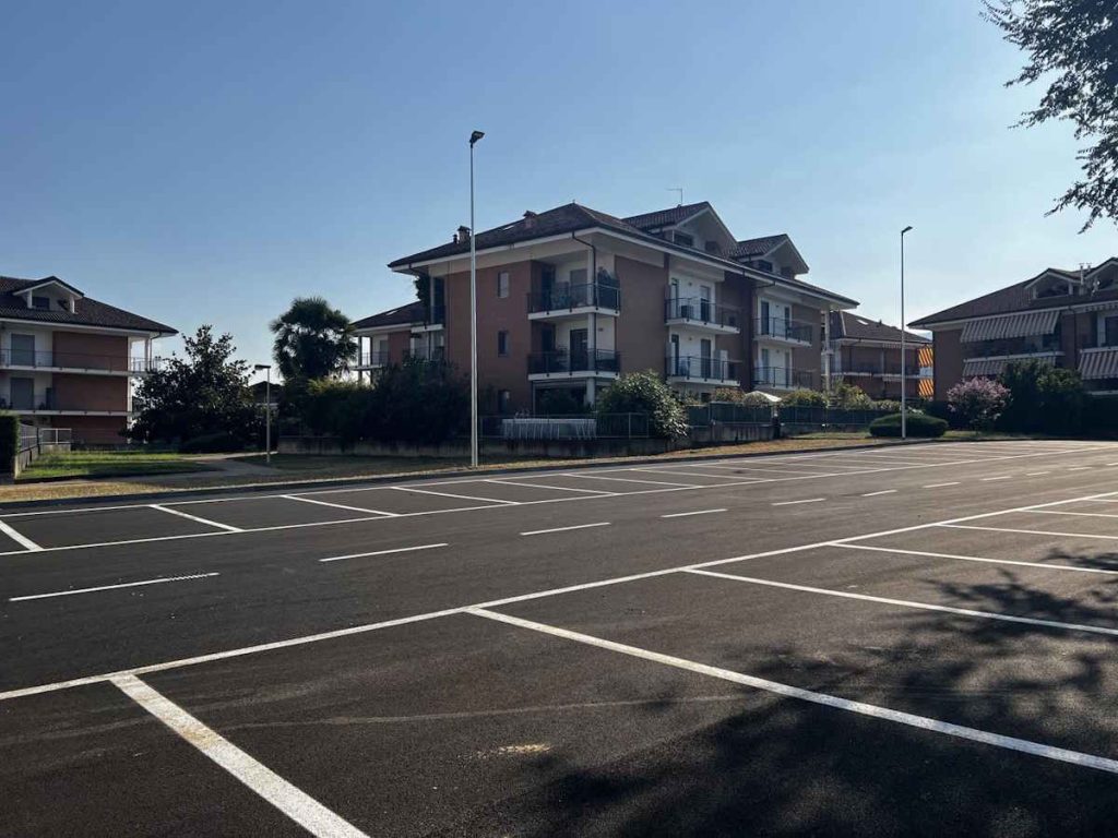 Ciriè via Borsellino parcheggio