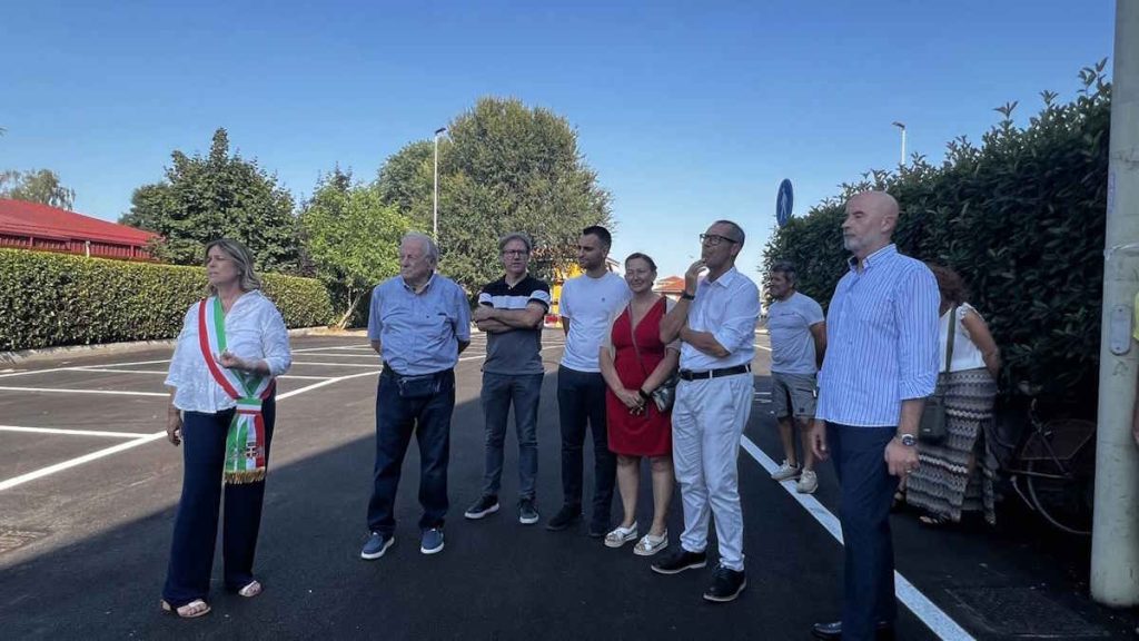 Ciriè via Borsellino parcheggio
