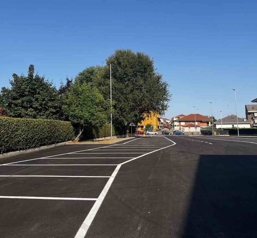 Ciriè via Borsellino parcheggio