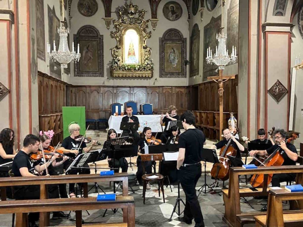 Il programma presentato ha evidenziato le notevoli capacità artistiche dei giovani musicisti che si sono ancora una volta esibiti in formazioni d’assieme e anche come solisti