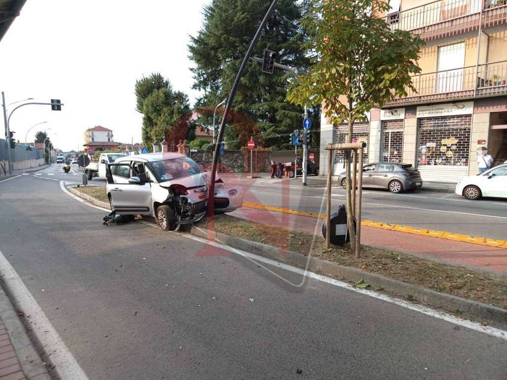 rivarolo auto sbanda corso torino