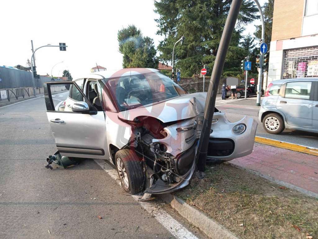 rivarolo auto sbanda corso torino