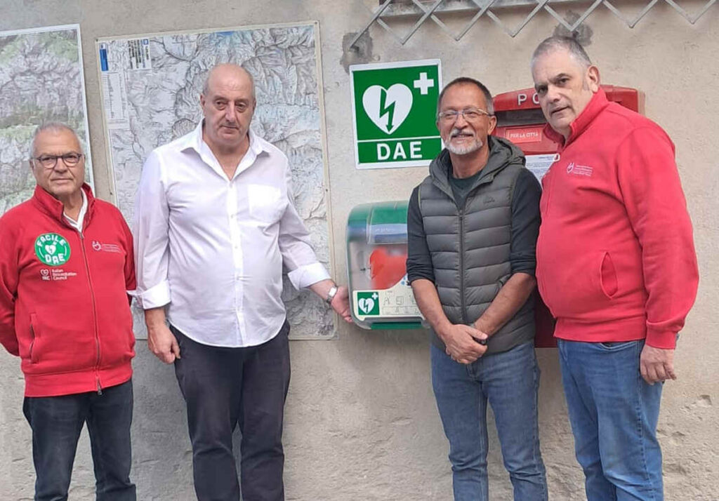 groscavallo defibrillatore in frazione forno alpi graie