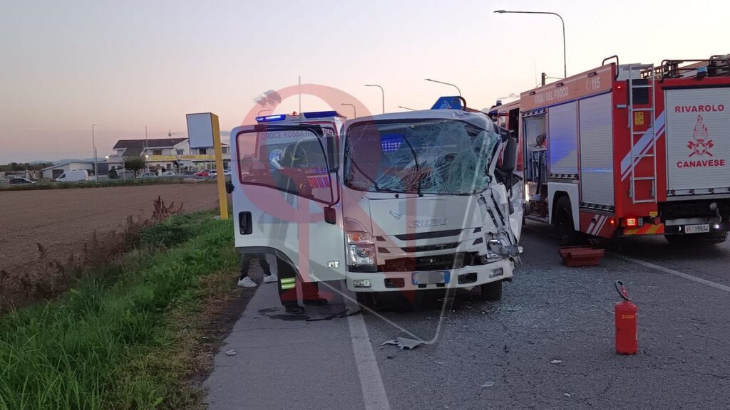 rivarolo canavese bosconero furgone tampona rimorchio
