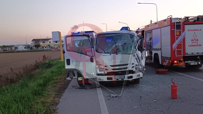 rivarolo canavese bosconero furgone tampona rimorchio