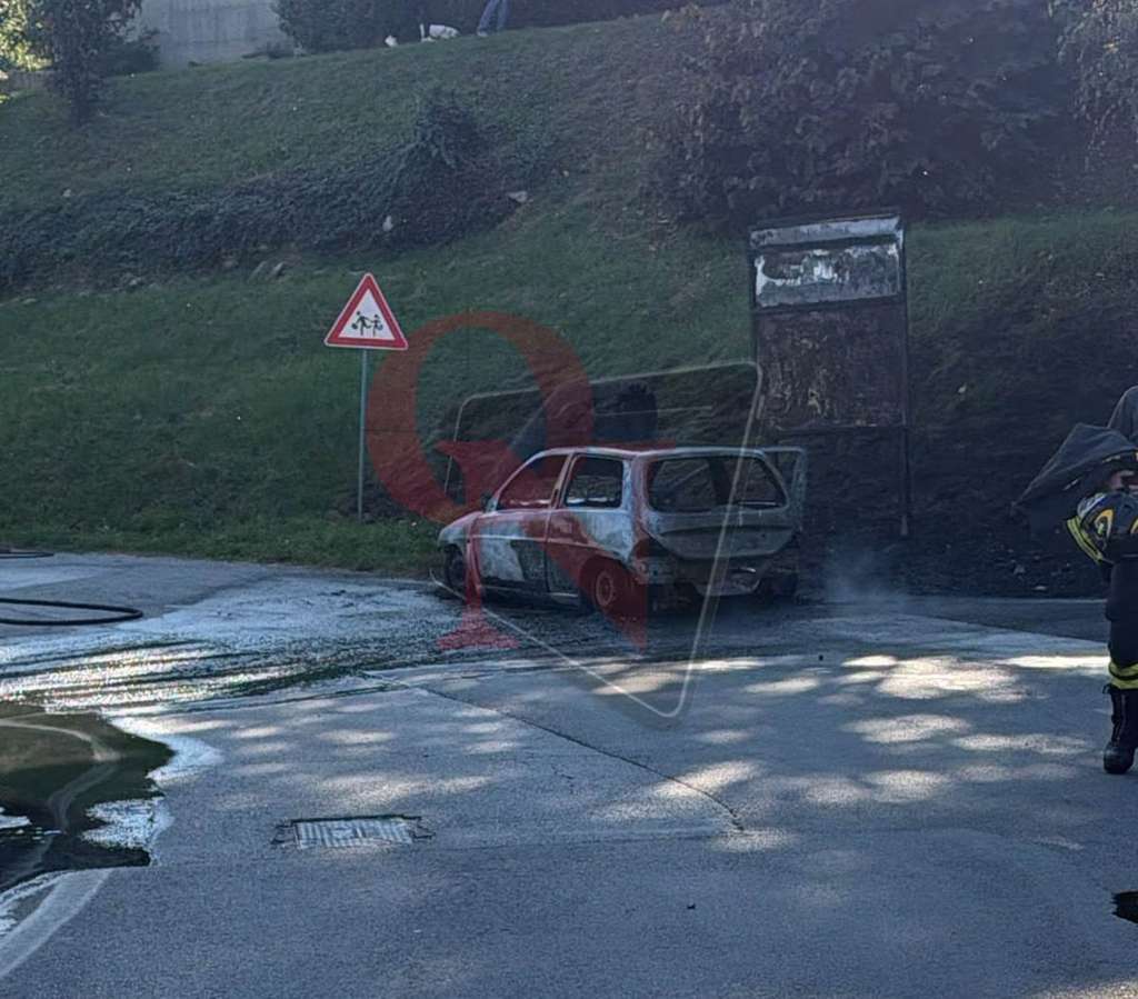 salassa auto in fiamme